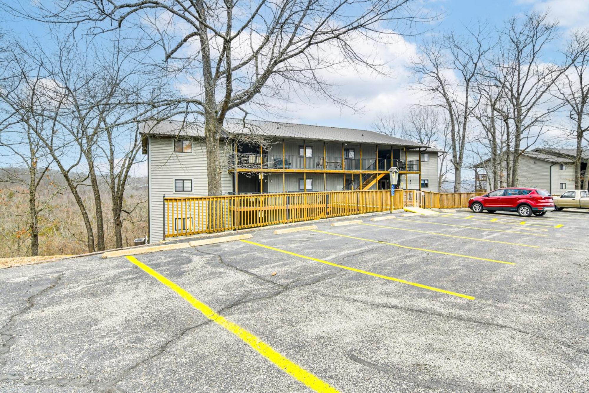 Inviting Branson West Condo With Pool Access Εξωτερικό φωτογραφία