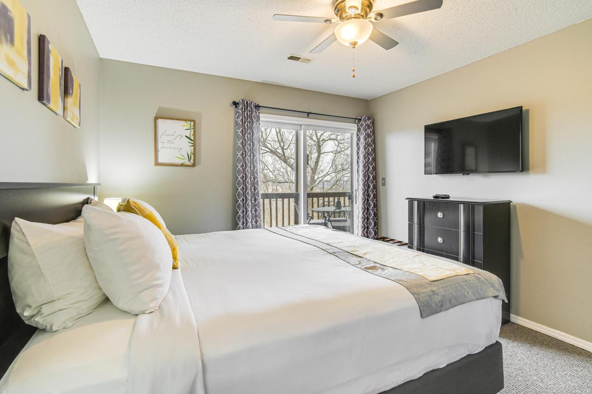 Inviting Branson West Condo With Pool Access Εξωτερικό φωτογραφία